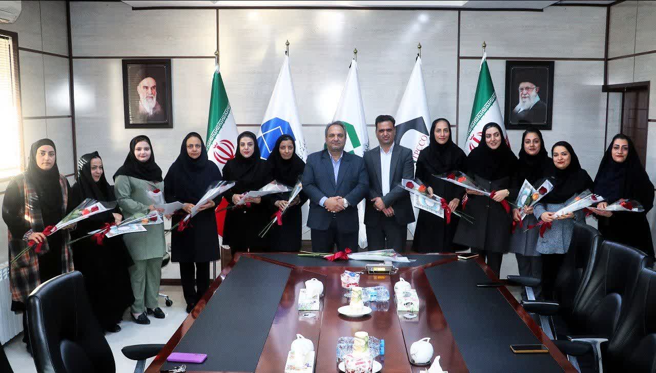 تجلیل از بانوان شاغل در کزغال