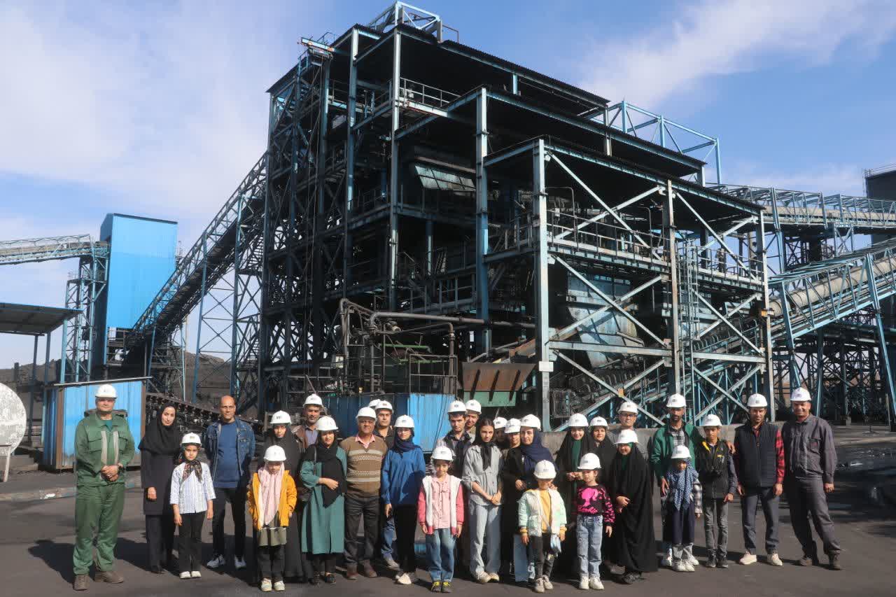 معدن پروده میزبان سی و هشتمین گروه از خانواده های کارکنان کزغال