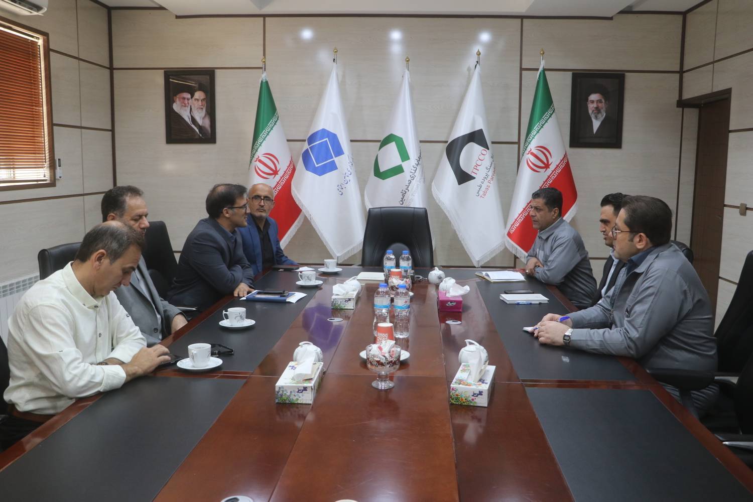 دیدار مدیرکل تعاون، کار و رفاه اجتماعی خراسان جنوبی با مدیرعامل کزغال