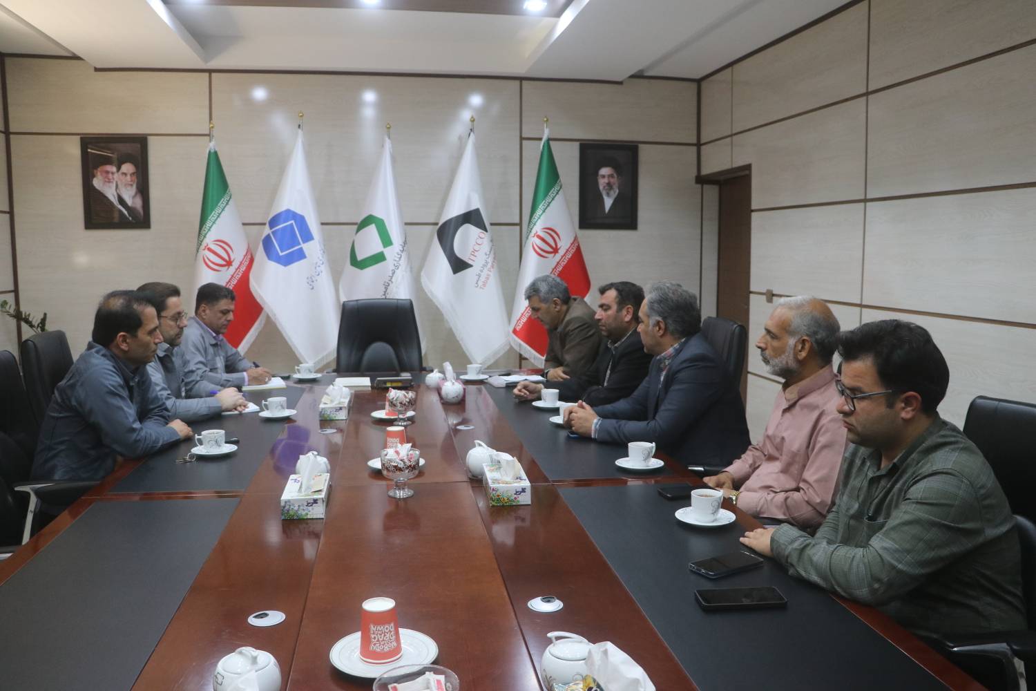دیدار مدیر آموزش و پرورش طبس با مدیرعامل کزغال