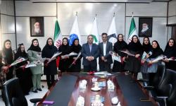 تجلیل از بانوان شاغل در کزغال